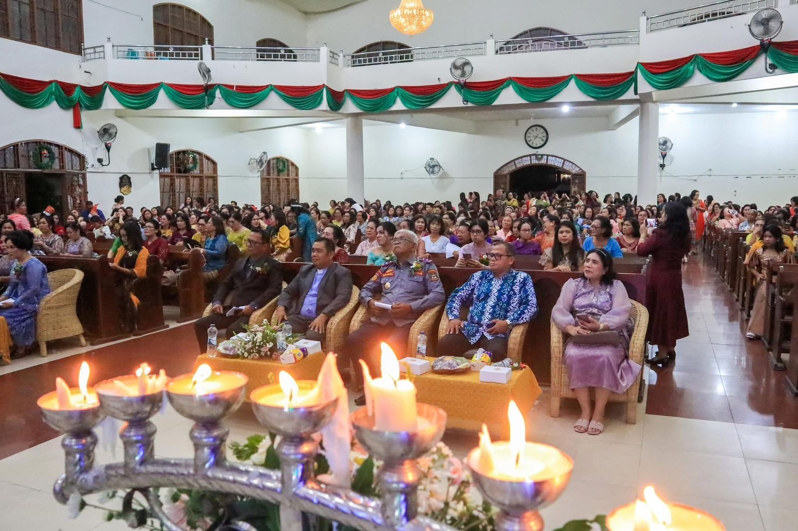 Perayaan Natal Dinas Kesehatan Tahun 2025 dengan tema \"Allah Hadir untuk Menyelamatkan Kel